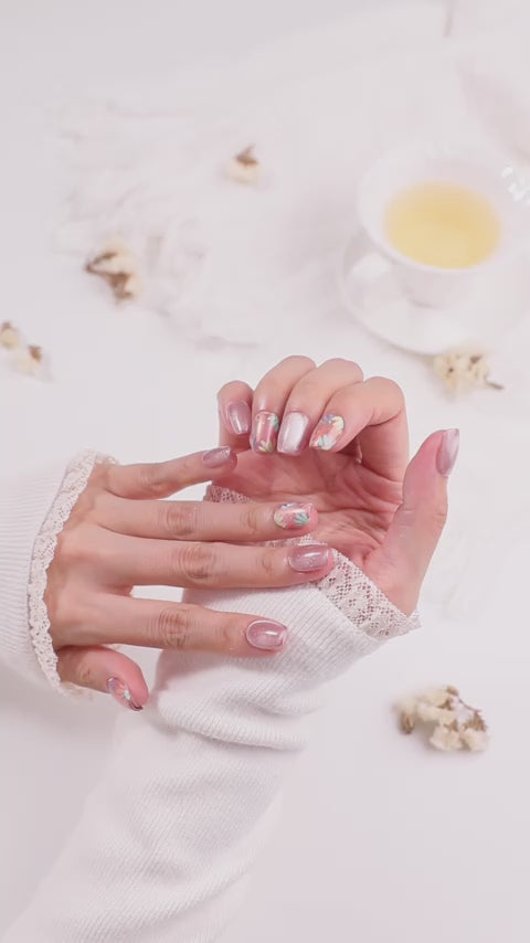 ootd.nail ピンク × マグネット ジェルネイルチップ｜上品な花柄、ハンドメイド、グラデラメ、シルバーマグネットを合わせた大人可愛いデザイン、着用movieイメージ。繰り返し使えるリユーザブルネイル。