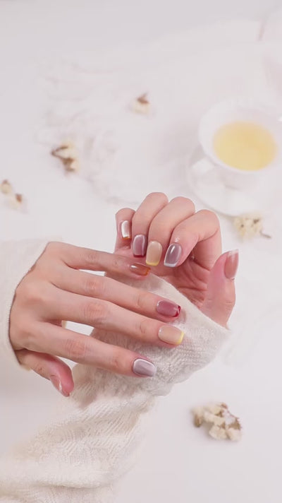 ootd.nail パステル グラデーション マグネット　フレンチ　ジェルネイルチップ　着用movieイメージ｜カラフル・上品・春夏ネイル